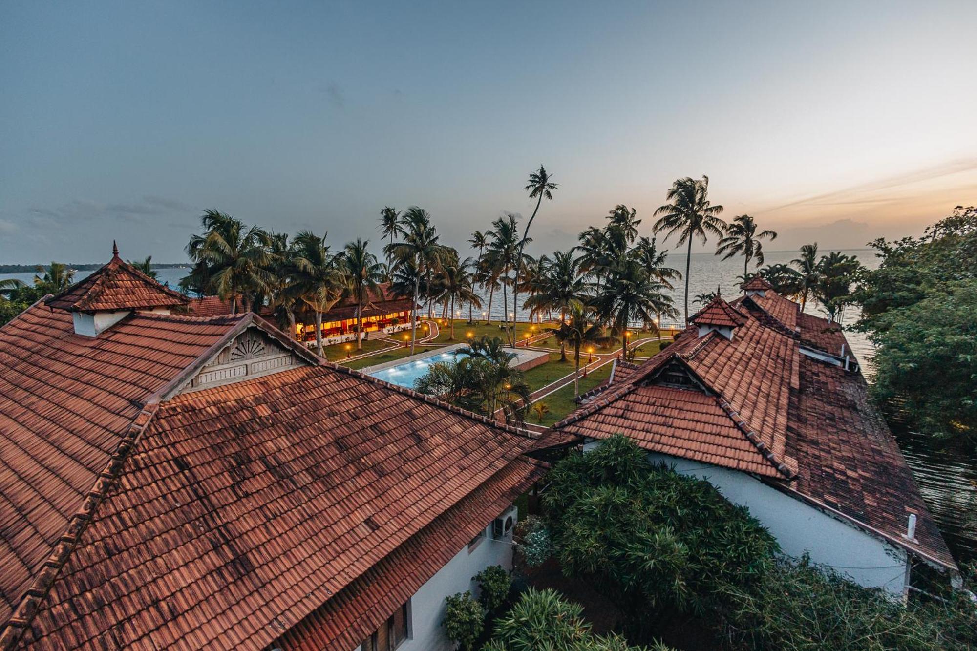Cocobay Resort คุมาราคม ภายนอก รูปภาพ