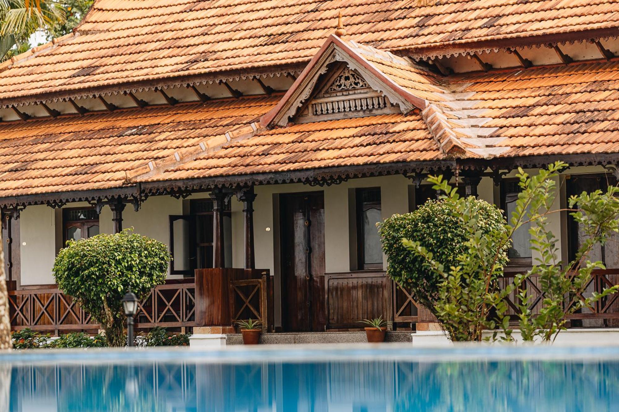 Cocobay Resort คุมาราคม ภายนอก รูปภาพ