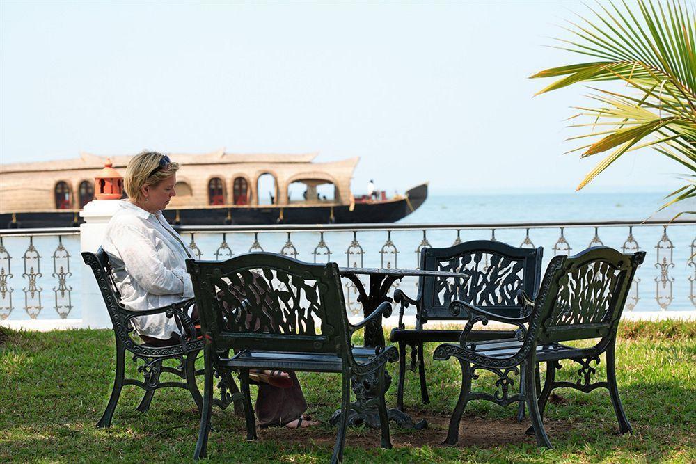 Cocobay Resort คุมาราคม ร้านอาหาร รูปภาพ