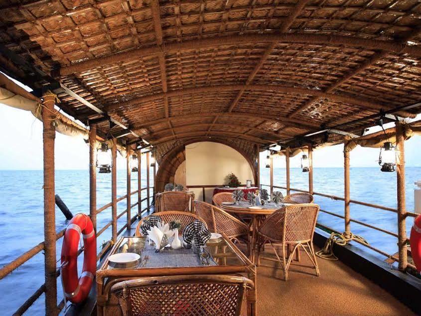 Cocobay Resort คุมาราคม ภายนอก รูปภาพ